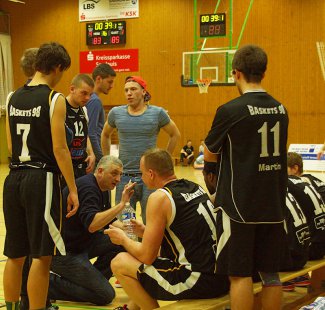 Lange Gesichter – breites Lächeln (85 : 88)