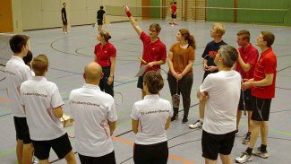 Erste Mannschaft ersatz-gestärkt